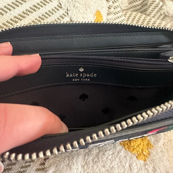 🍒EUC Kate Spade Blue Denim Wallet W/ Red Cherries🍒 - Picture 6 of 8